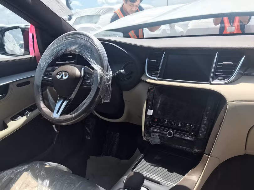 SUV hạng sang Infiniti QX50 đầu tiên về VN, giá 2,45 tỷ đồng