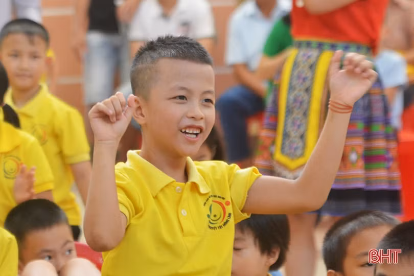 Cùng trẻ em khuyết tật Hà Tĩnh đón “Vầng trăng cổ tích”