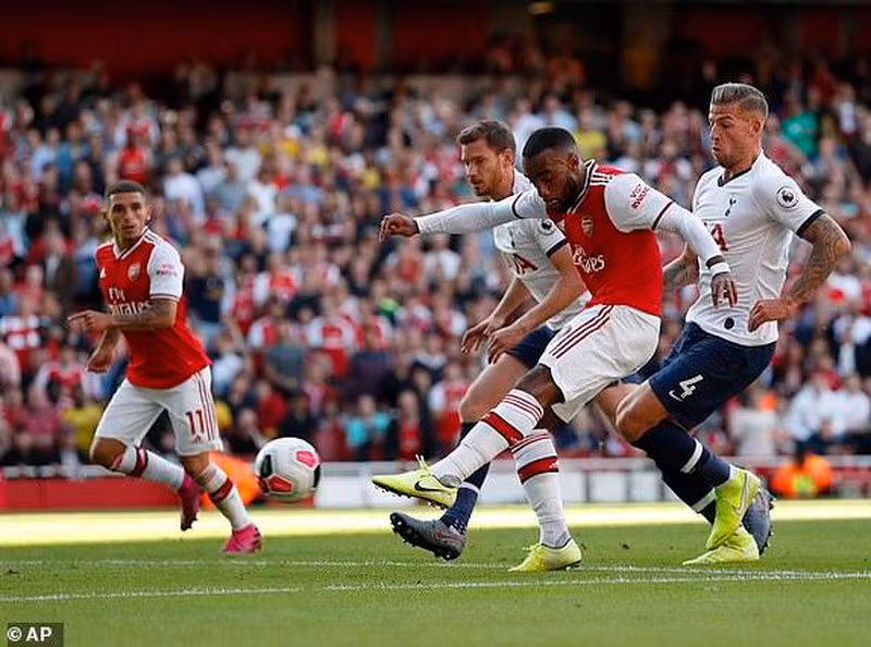Rượt đuổi tỷ số, Arsenal hòa kịch tính Tottenham tại Emirates