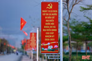 Rực rỡ cờ hoa đón ngày hội lớn ở các phường phía Nam Hà Tĩnh