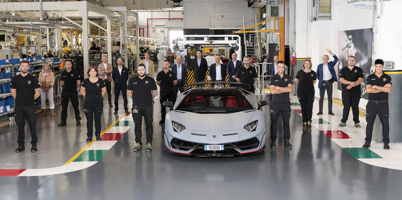 Lamborghini Aventador chạm mốc 10.000 xe được sản xuất