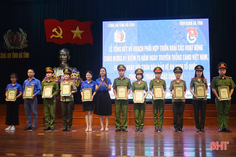 Trao thưởng các cuộc thi về truyền thống Công an nhân dân, ngày hội toàn dân bảo vệ ANTQ