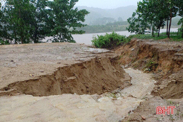 Mưa lớn khiến nhiều điểm ở Vũ Quang sạt lở nghiêm trọng