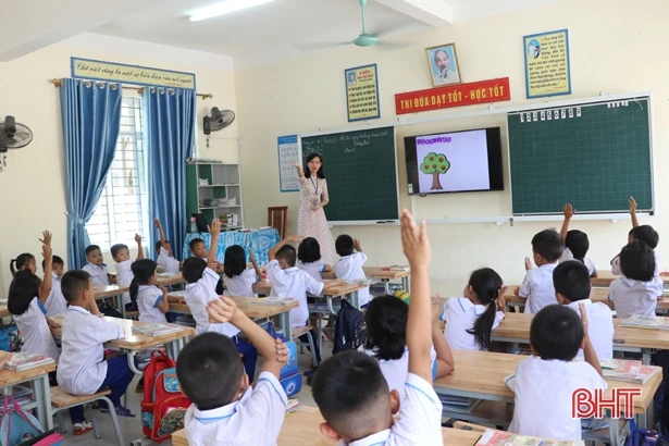 Giáo viên, học sinh lớp 1 hào hứng trong tuần đầu triển khai chương trình sách giáo khoa mới