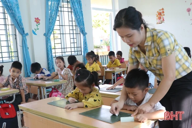 Giáo viên, học sinh lớp 1 hào hứng trong tuần đầu triển khai chương trình sách giáo khoa mới