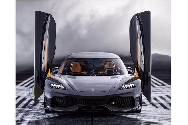 Việt Nam sắp có siêu xe Koenigsegg Gemera trăm tỷ đồng