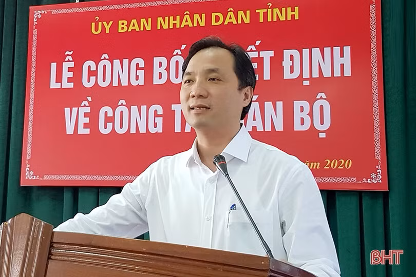 Trao quyết định bổ nhiệm Phó Giám đốc Sở LĐ-TB&XH Hà Tĩnh