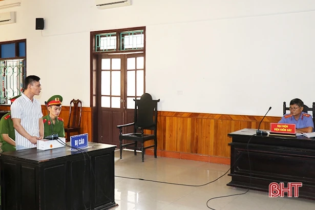 Tòa án Hà Tĩnh tuyên 300 tháng tù với 7 bị cáo liên quan vụ 39 người tử vong ở Anh