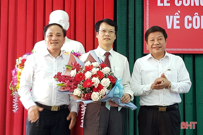 Trao quyết định bổ nhiệm Phó Giám đốc Sở LĐ-TB&XH Hà Tĩnh