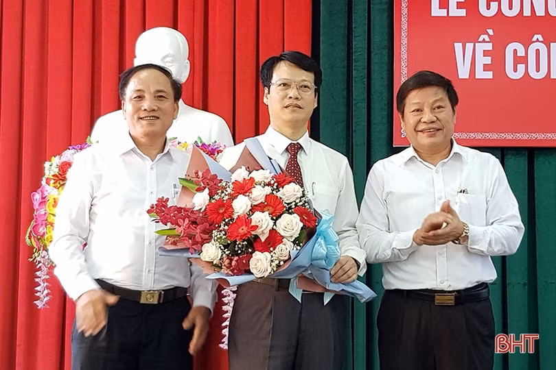 Trao quyết định bổ nhiệm Phó Giám đốc Sở LĐ-TB&XH Hà Tĩnh