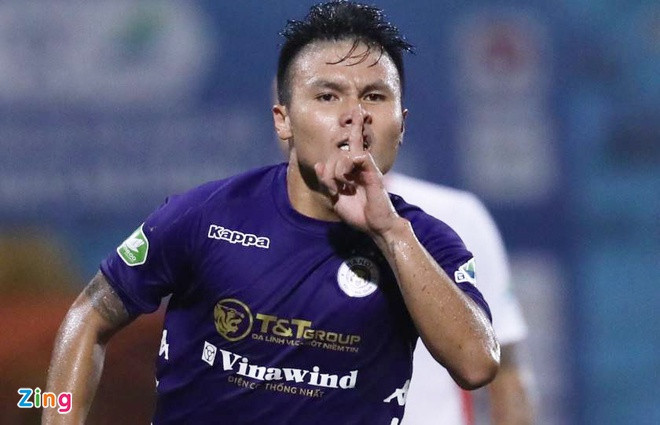 Cận cảnh pha vào bóng của Hoàng Thịnh khiến Hùng Dũng chấn thương nặng