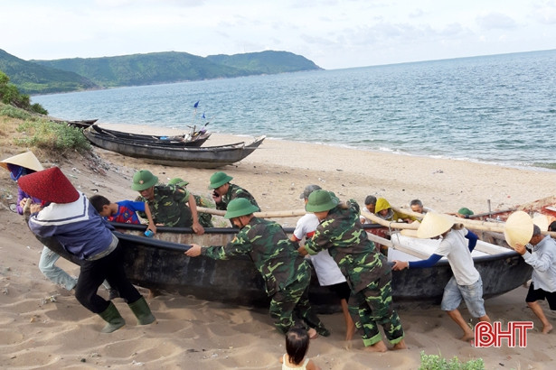 1.385 tàu, thuyền ở thị xã Kỳ Anh đã vào nơi tránh trú an toàn