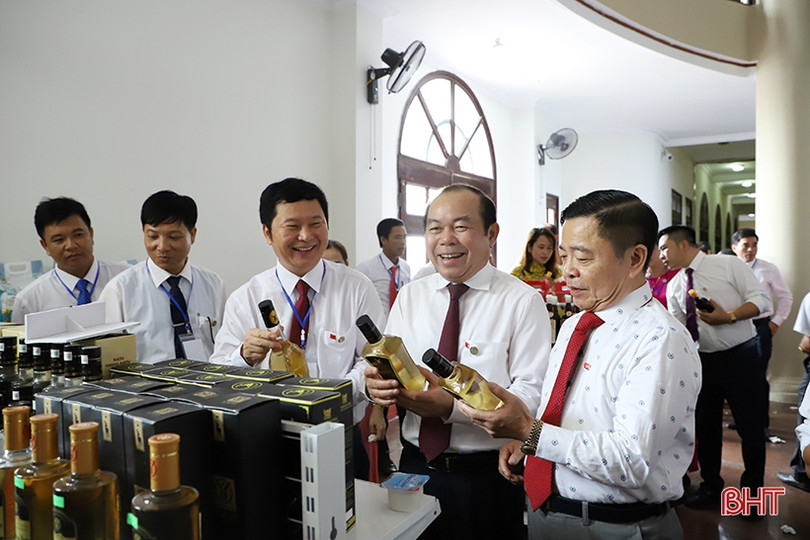 Ấn tượng gian hàng sản phẩm OCOP bên lề Đại hội Liên minh Hợp tác xã Hà Tĩnh