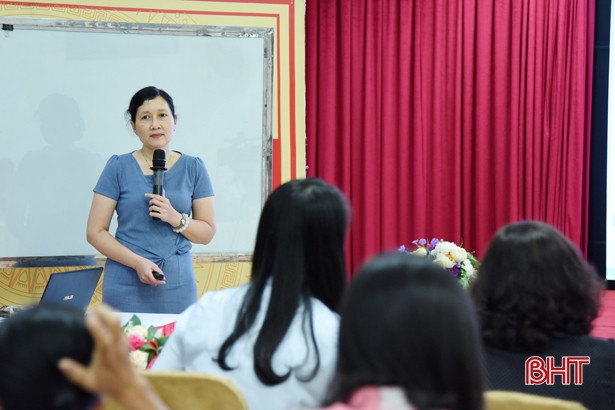 Bồi dưỡng những kỹ năng cần kíp cho cán bộ phụ nữ cơ sở ở Hà Tĩnh