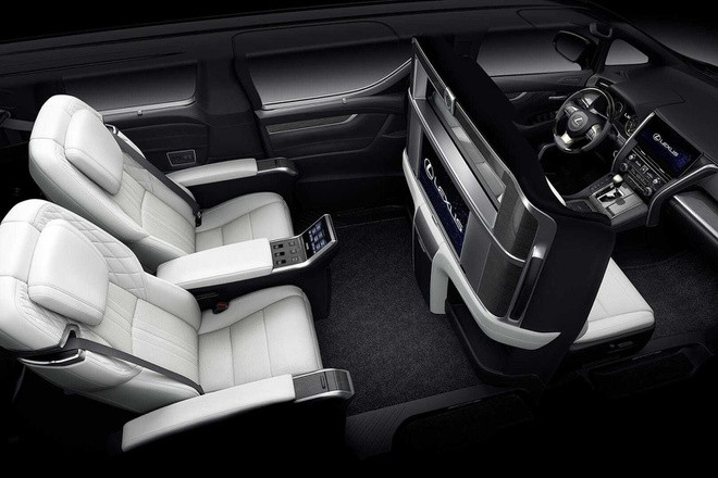 Lexus LM đắt ngang Bentley Flying Spur