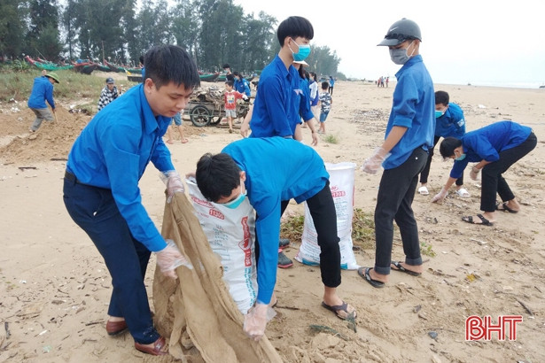 Tuổi trẻ Hà Tĩnh hưởng ứng chiến dịch “Làm cho thế giới sạch hơn”