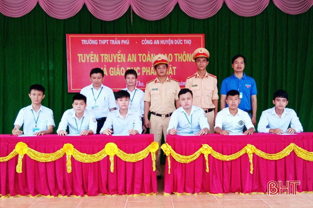 6.000 giáo viên, học sinh Đức Thọ bổ sung kiến thức pháp luật về ATGT