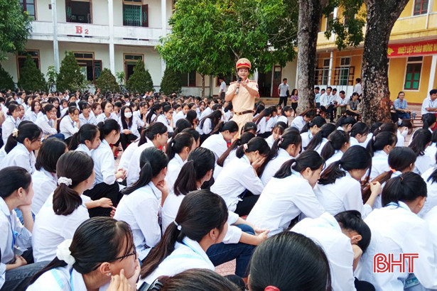 6.000 giáo viên, học sinh Đức Thọ bổ sung kiến thức pháp luật về ATGT