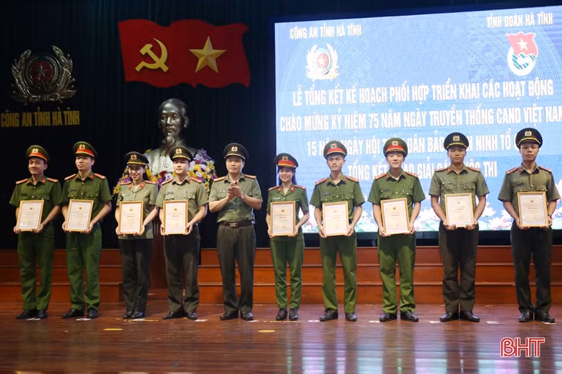 Trao thưởng các cuộc thi về truyền thống Công an nhân dân, ngày hội toàn dân bảo vệ ANTQ