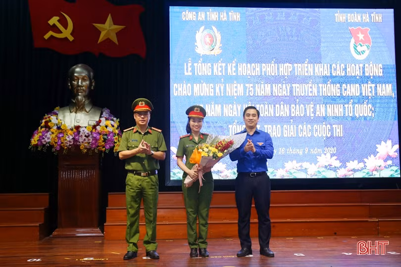 Trao thưởng các cuộc thi về truyền thống Công an nhân dân, ngày hội toàn dân bảo vệ ANTQ