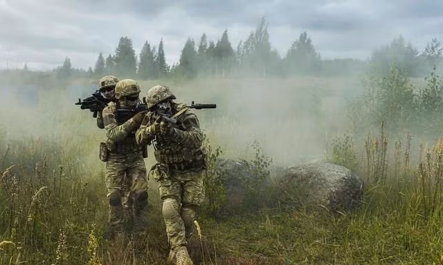 Vũ khí của lính dù Nga ngày càng được phương Tây hóa