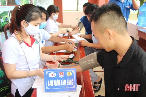 Thu về gần 200 đơn vị máu tại ngày hội hiến máu ở Vũ Quang