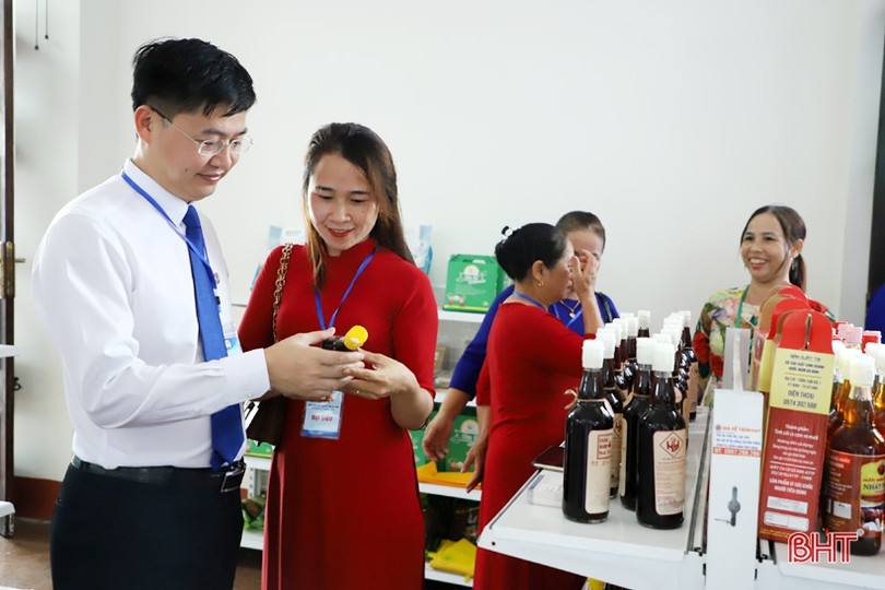 Ấn tượng gian hàng sản phẩm OCOP bên lề Đại hội Liên minh Hợp tác xã Hà Tĩnh