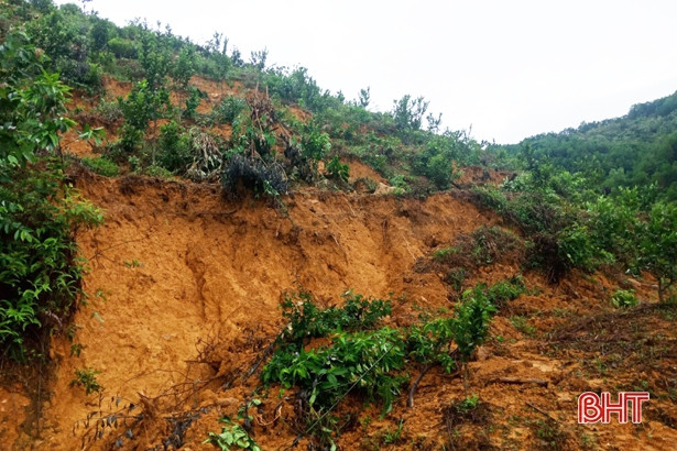 Mưa lớn khiến nhiều điểm ở Vũ Quang sạt lở nghiêm trọng
