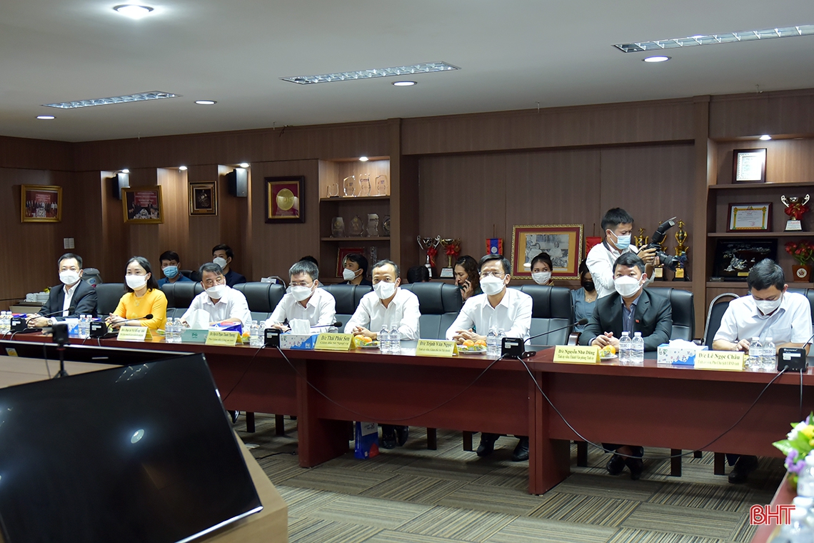 Lãnh đạo Hà Tĩnh chúc tết cổ truyền Bunpimay Nhân dân thủ đô Viêng Chăn