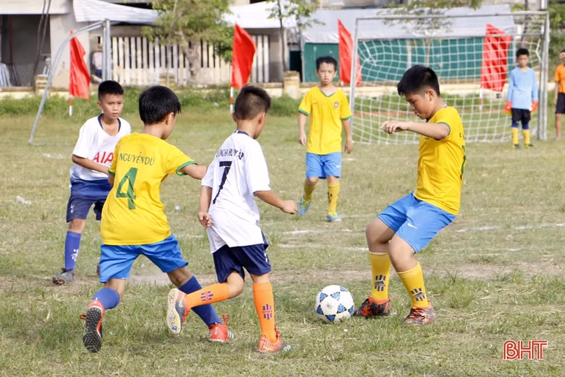 Khởi tranh Giải Bóng đá Thiếu niên - Nhi đồng TP Hà Tĩnh