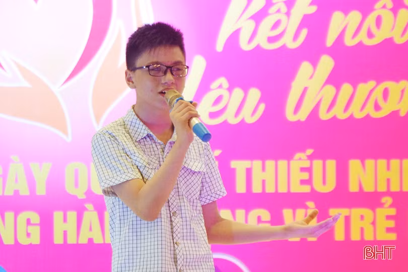 Kết nối yêu thương với trẻ em khiếm thị thành phố Hà Tĩnh