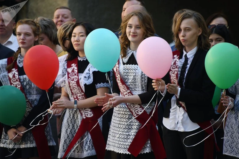 Những cung bậc cảm xúc của học sinh xứ Bạch Dương trong lễ bế giảng