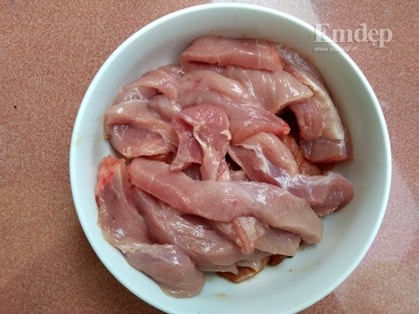 Thịt chiên đơn giản mà người lớn trẻ nhỏ ăn hết vèo