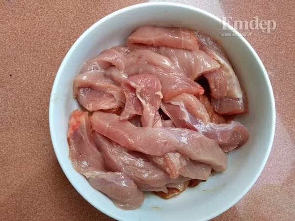 Thịt chiên đơn giản mà người lớn trẻ nhỏ ăn hết vèo