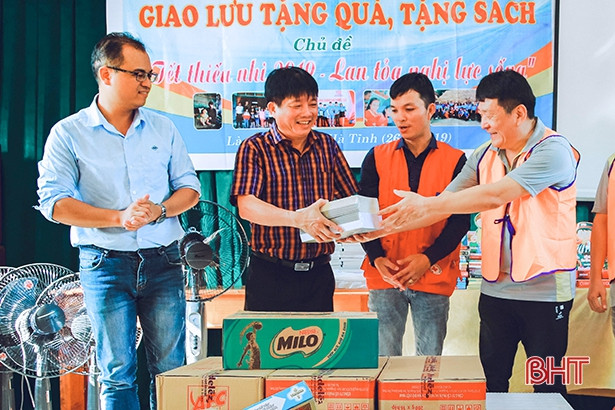 “Tết thiếu nhi - lan tỏa nghị lực sống” ở Làng Trẻ em mồ côi Hà Tĩnh