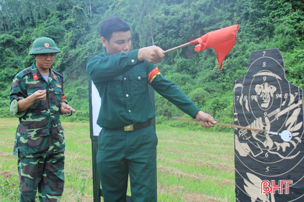 Chiến sỹ “sao vuông” Nghi Xuân bắn đạt thật khá chuẩn