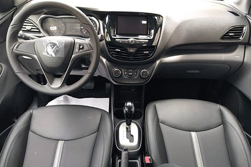 VinFast Fadil bản thương mại xuất hiện tại đại lý