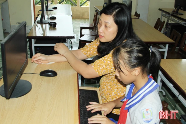 Cô trò nhỏ vùng biển Nghi Xuân giỏi võ, mê tin học và ước mơ làm kiến trúc sư