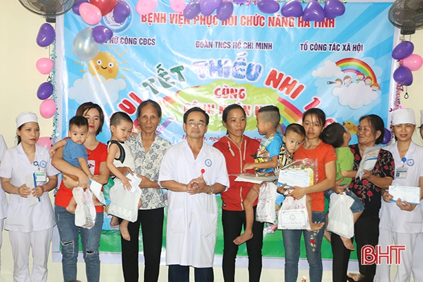 Ngày vui của bệnh nhi Bệnh viện Phục hồi chức năng Hà Tĩnh