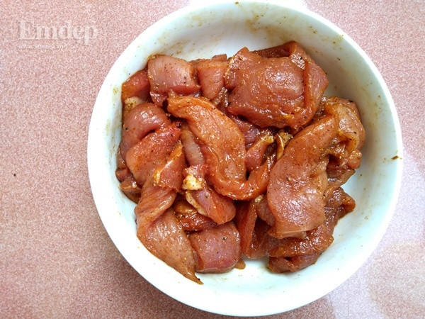 Thịt chiên đơn giản mà người lớn trẻ nhỏ ăn hết vèo