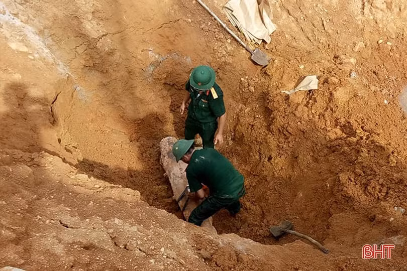 Hủy nổ quả bom nặng gần 250kg trong vườn nhà dân ở Hà Tĩnh