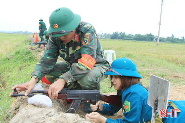 Chiến sỹ “sao vuông” Nghi Xuân bắn đạt thật khá chuẩn