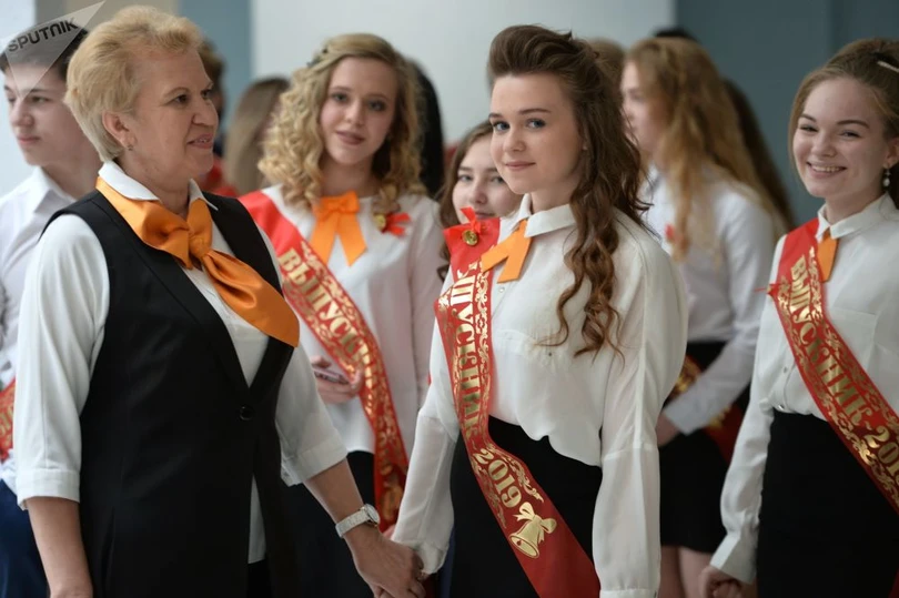 Những cung bậc cảm xúc của học sinh xứ Bạch Dương trong lễ bế giảng