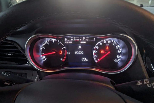 VinFast Fadil bản thương mại xuất hiện tại đại lý