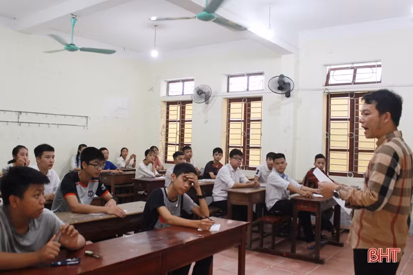 Sáng nay, hơn 17.500 ngàn thí sinh Hà Tĩnh thi vào lớp 10 THPT