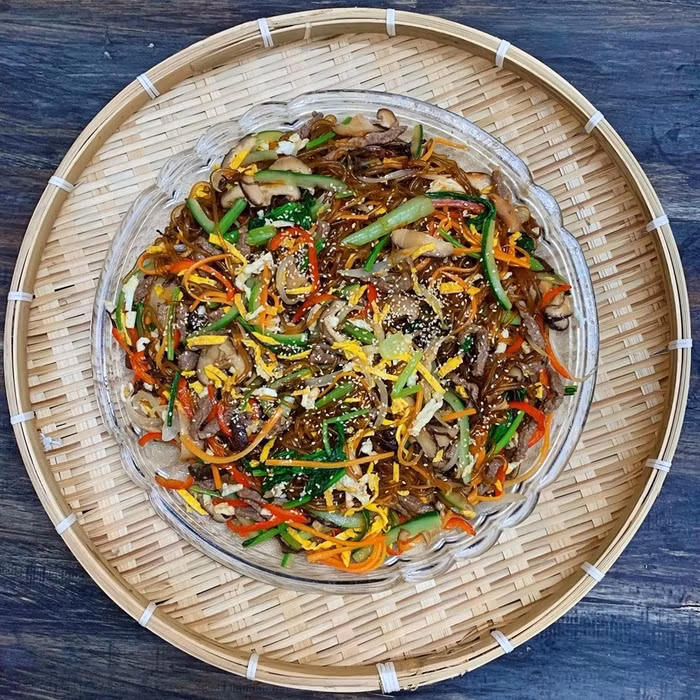 Đổi món với miến trộn Hàn Quốc mềm thơm lại dễ ăn