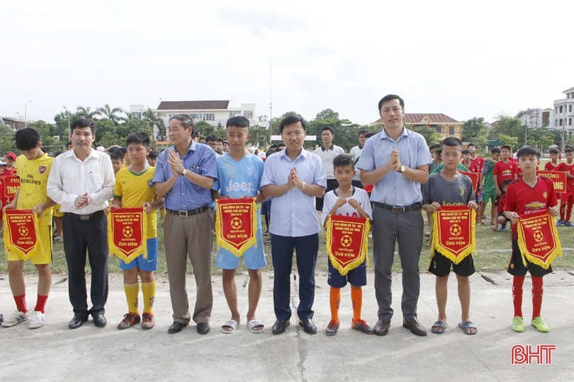 Khởi tranh Giải Bóng đá Thiếu niên - Nhi đồng TP Hà Tĩnh