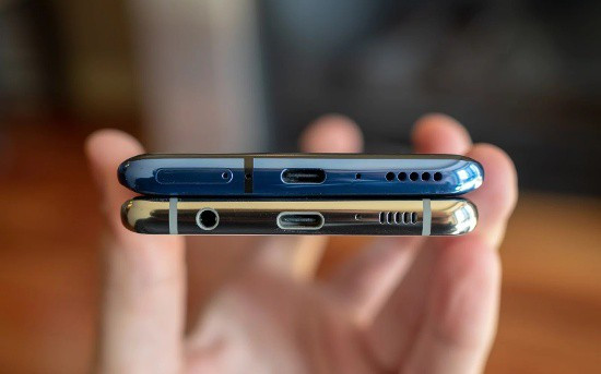 OnePlus 7 Pro vs Galaxy S10 Plus: kẻ tám lạng, người nửa cân! - Ảnh 7. OnePlus 7 Pro & Galaxy S10 Plus: “Kẻ tám lạng, người nửa cân”!