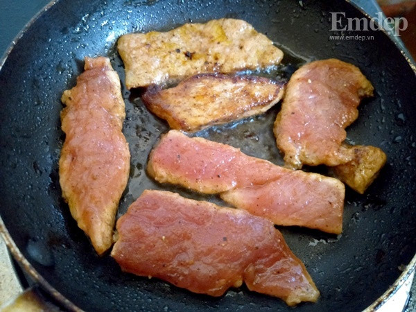 Thịt chiên đơn giản mà người lớn trẻ nhỏ ăn hết vèo