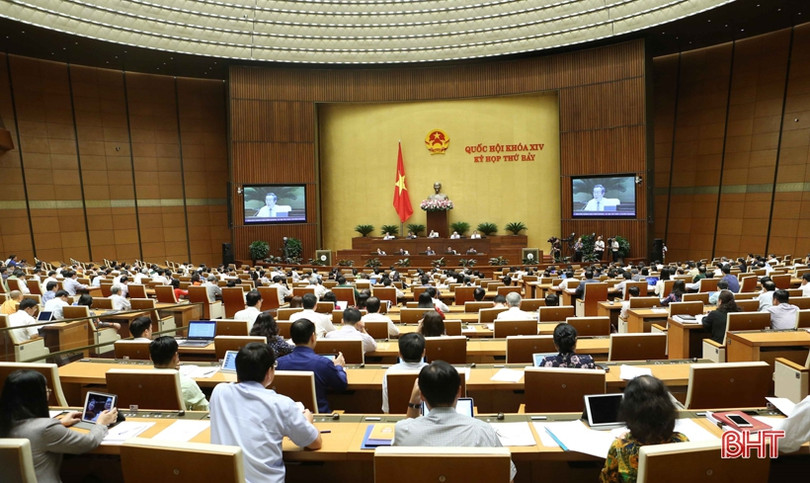 Đoàn ĐBQH Hà Tĩnh thảo luận về Luật Kinh doanh bảo hiểm